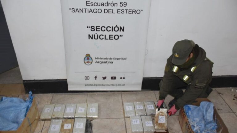 Incautaron 16 kilos de cocaína de un colectivo que salió de Jujuy rumbo a Buenos Aires