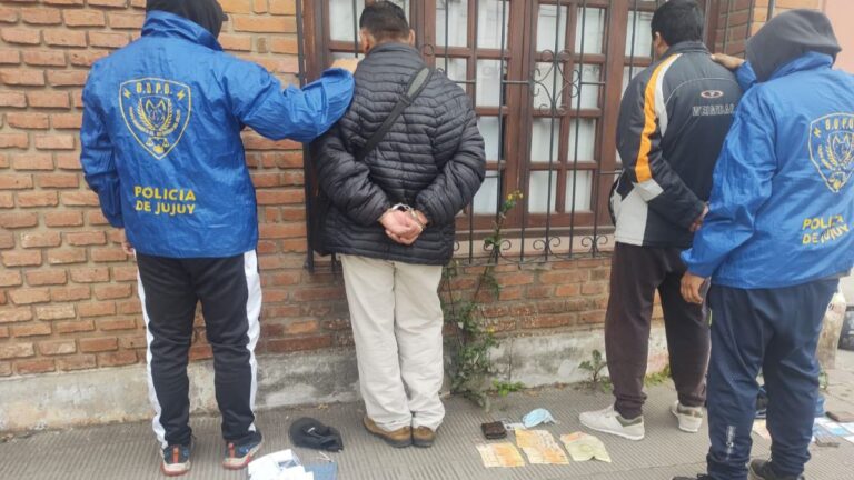 Detuvieron a estafadores que operaban bajo el «Cuento del tío» engañando a adultos mayores