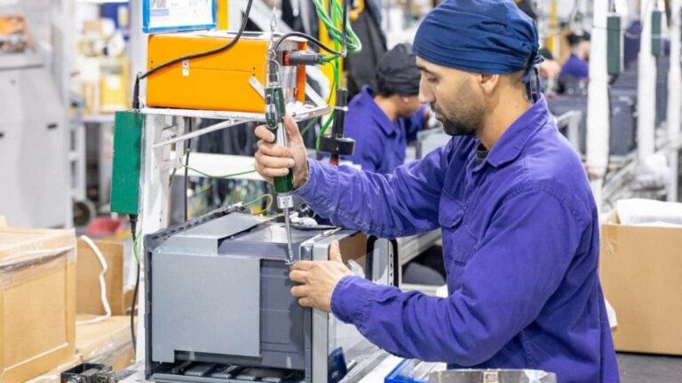 Planes sociales: el Gobierno extendió el alcance del Programa Puente al Empleo