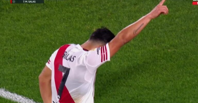 Video: Salas metió su primer gol con un festejo Matador