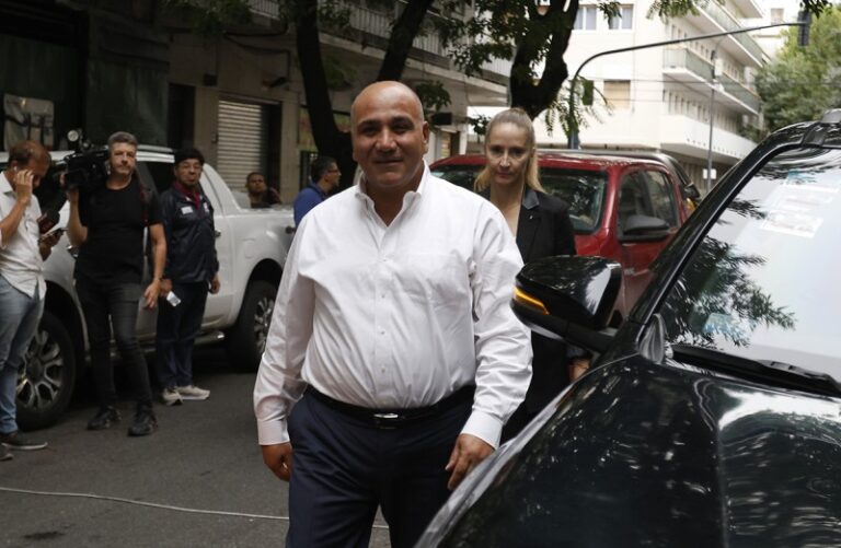 Negociaciones entre el sector de Jaldo y Manzur para armar una lista de unidad en Tucumán