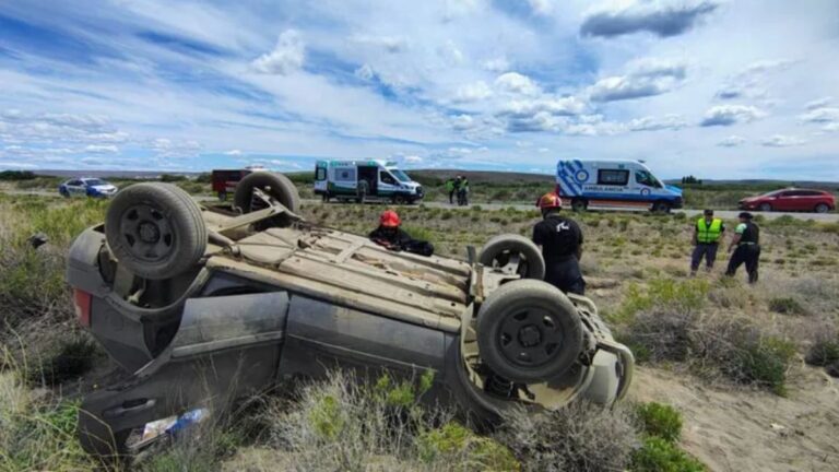 Una camioneta volcó en la Puna y un hombre falleció en el lugar