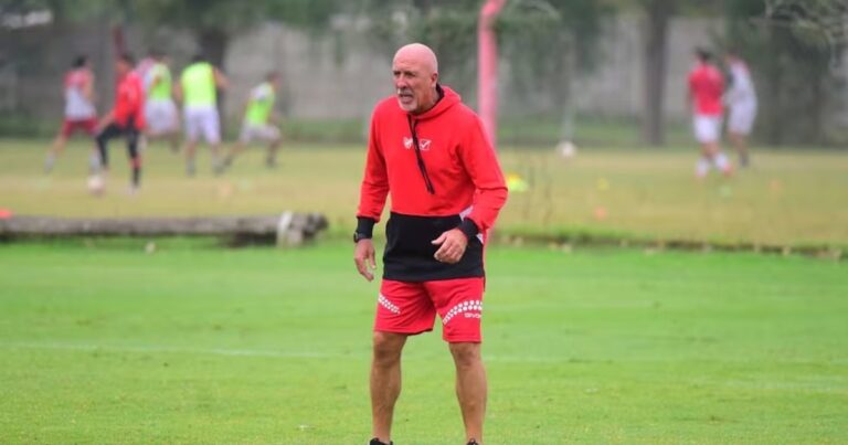 La advertencia del técnico de Instituto antes de enfrentar a River