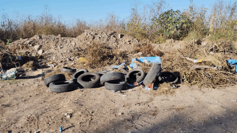 En Palpalá, limpiaron un microbasural y a los días volvió a formarse