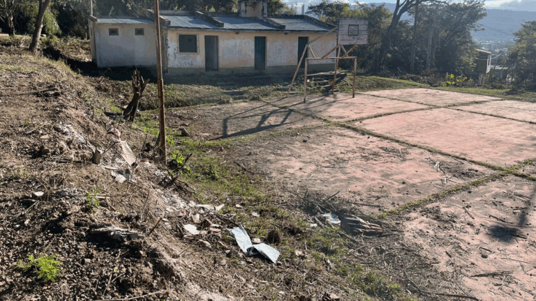 En barrio El Progreso, vecinos accionan por su cuenta ante el abandono municipal