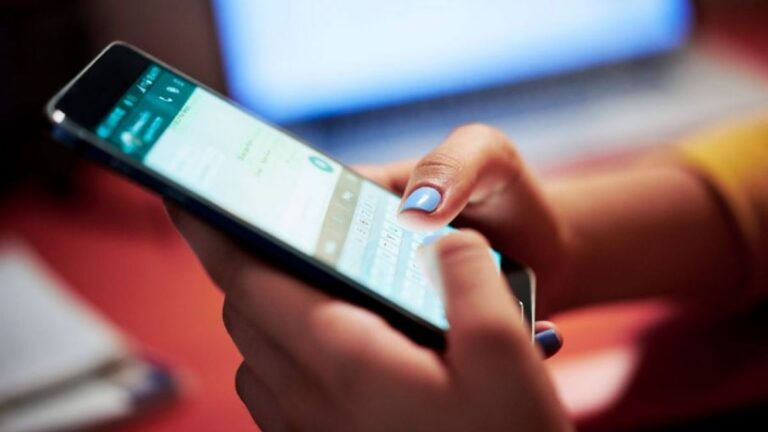 Estafaron a una mujer con un premio falso: perdió más de 2 millones de pesos