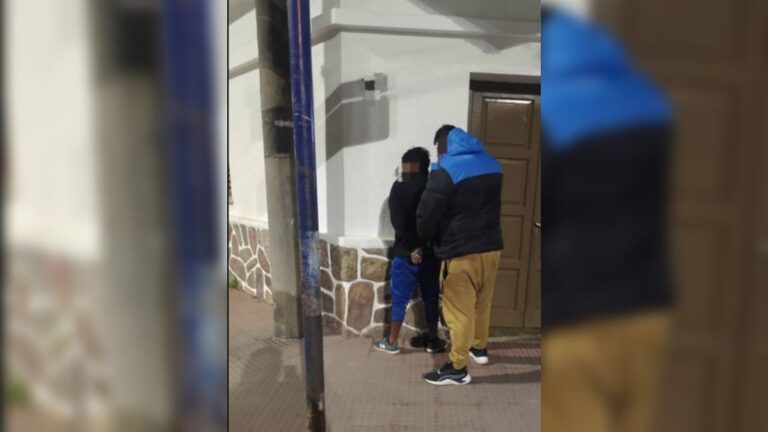 Era buscado por un robo y fue detenido merodeando con fines delictivos