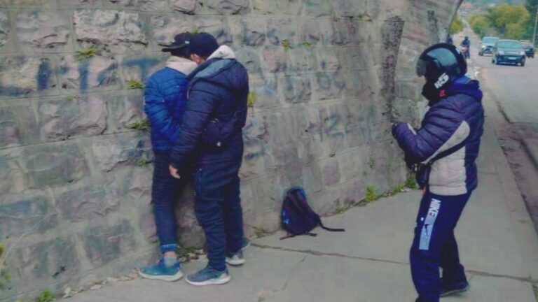 Detuvieron a un conocido delincuente que se encontraba armado con un cuchillo