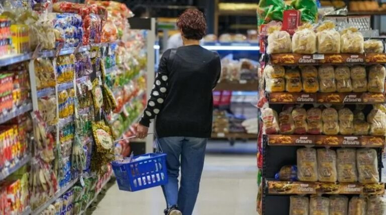 Las ventas en supermercados subieron 6,1% anual en mayo