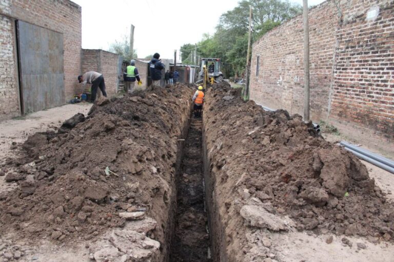 Fontana: Sameep inició la extensión de red de agua potable, beneficiando a más de 40 familias de Villa Oro II