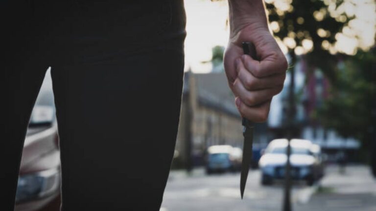 Barrio El Chingo: un hombre de 28 años fue apuñalado por su hijastro de 20 años