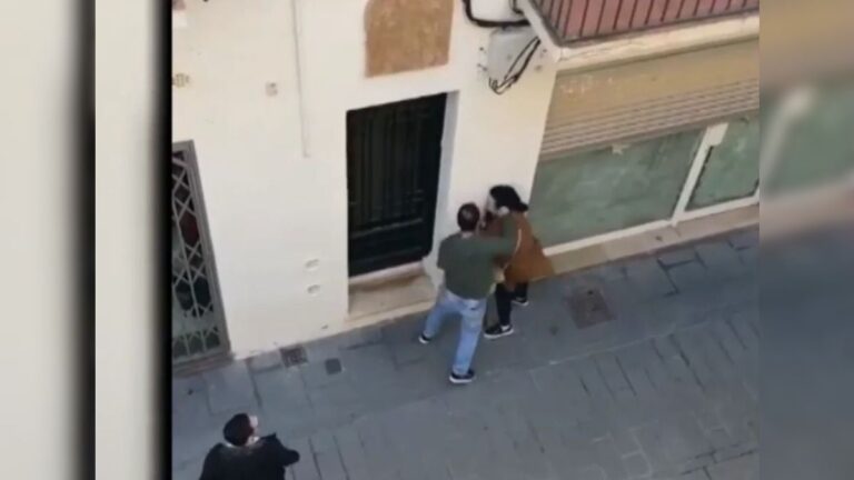 Golpeó a su ex pareja en la vía pública porque se negó a retomar la relación