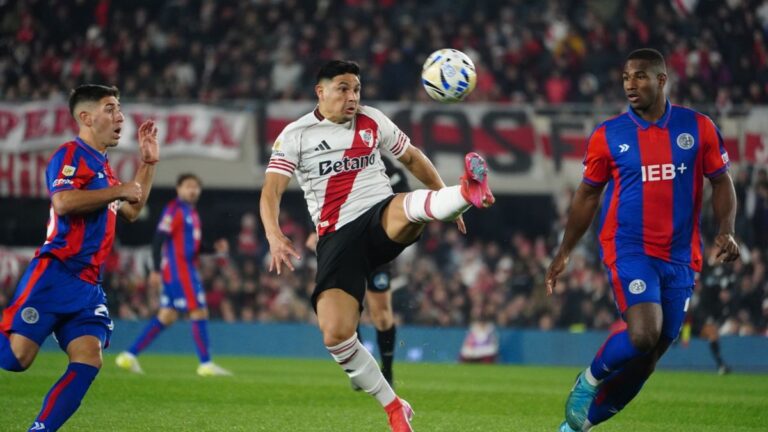 River igualó sin goles ante San Lorenzo en el Monumental