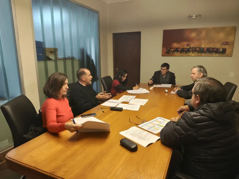 Continúan las negociaciones por paritarias