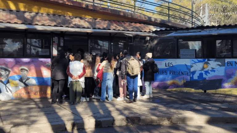 Convocan a vendedores ambulantes a empadronarse para los eventos de agosto
