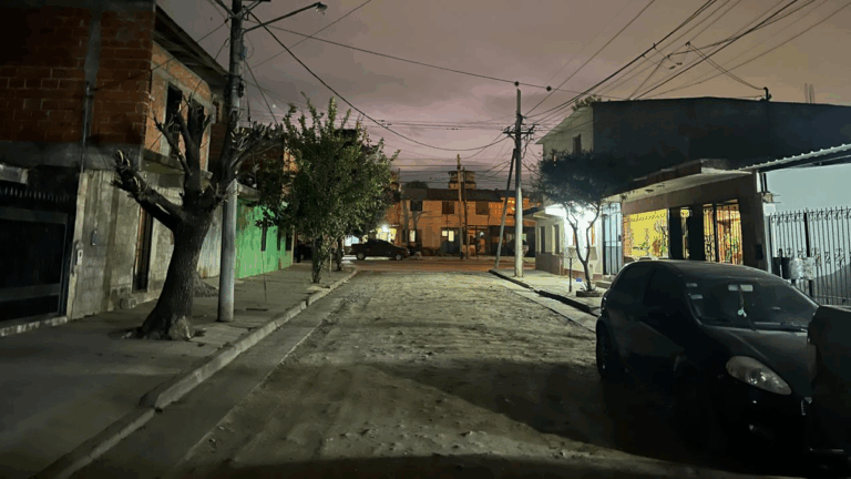 Dos años sin alumbrado público en un sector de Alto Comedero