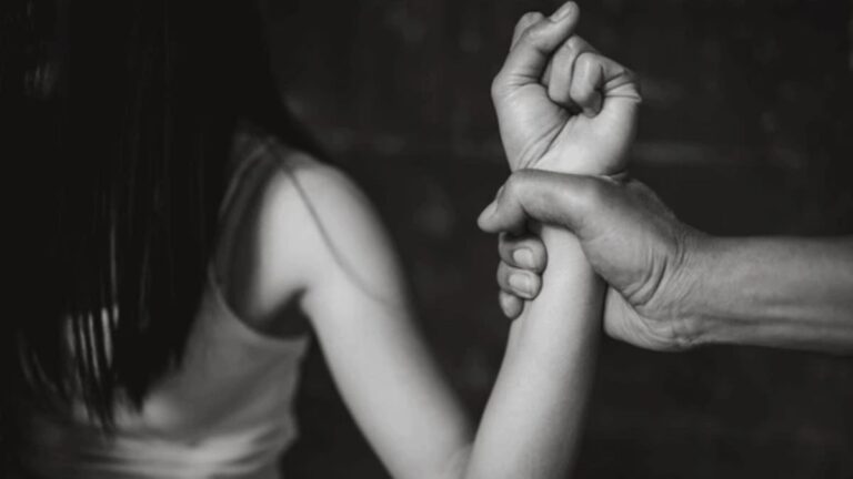 Perico: un hombre atacó con un vidrio a su pareja y se llevó al pequeño hijo de ambos