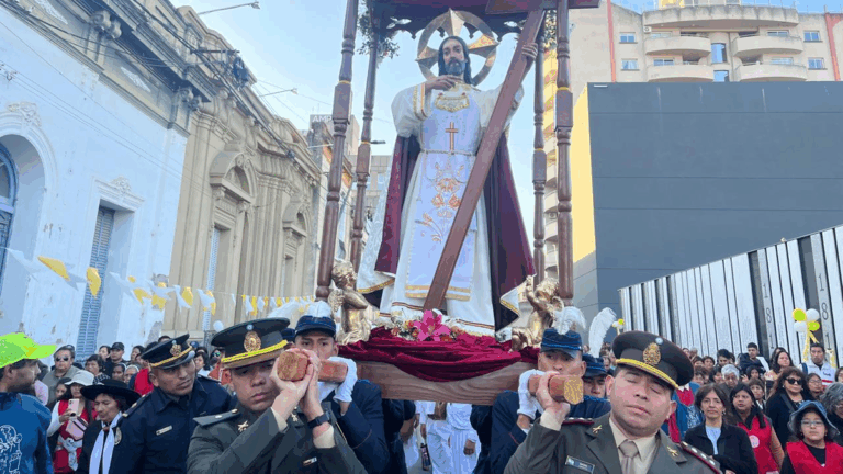 Cientos de fieles jujeños en las honras al Santísimo Salvador