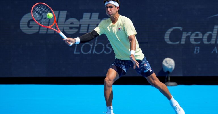Masters 1.000 de Cincinnati: Francisco Comesaña vomitó por el calor y levantó tres match points para ganarle a Opelka y meterse en octavos