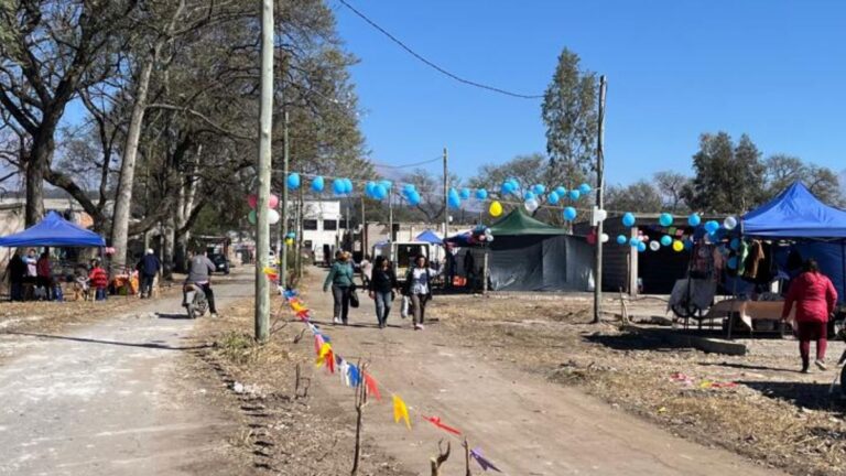 Abrió la «Feria Social», un nuevo espacio con productos a bajos costos