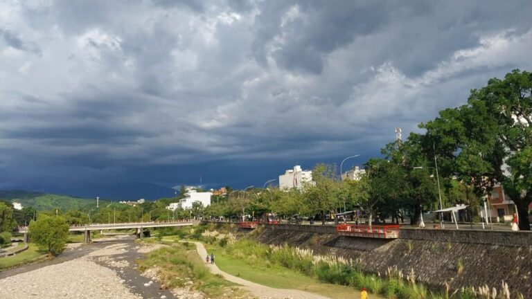 Se anuncia baja de temperatura y lluvias en la capital jujeña