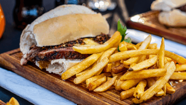 Es hoy! Se realiza la «Noche de los Sándwiches» con imperdibles ofertas