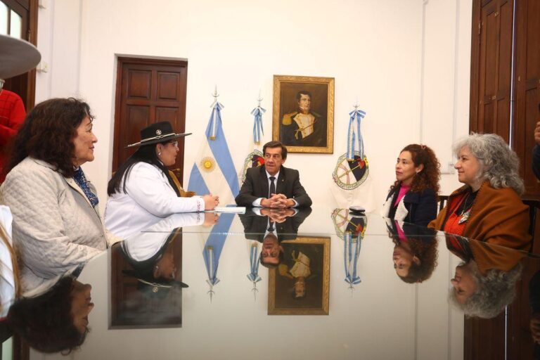 Sadir recibió a mujeres gauchas en Casa de Gobierno