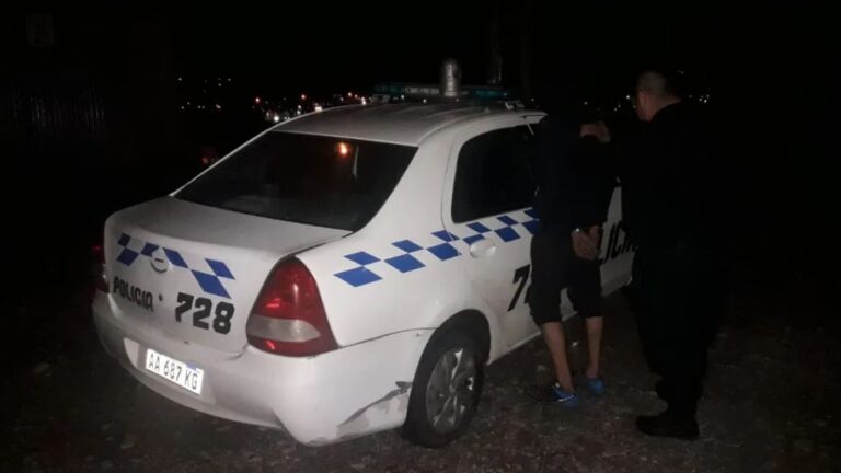 Un joven amenazó con prenderse fuego e incendiar la vivienda familiar