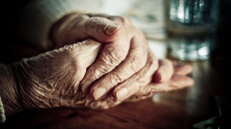 Jubilado denunció robo y estafa con préstamos bancarios de 2 millones de pesos