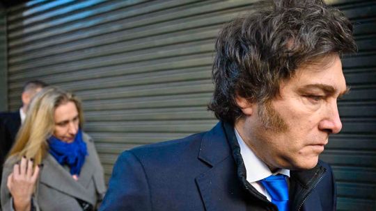 Sondeo de opinión: solo el 18,6% de los consultados considera que el escándalo por las presuntas coimas «no es grave»