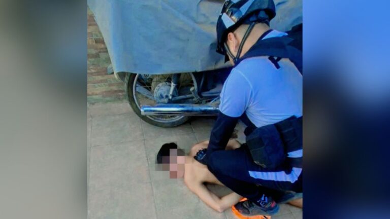 Brutal agresión: un joven intoxicado golpeó violentamente a su propia madre