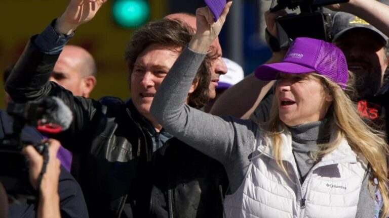 Insólito: el cierre de campaña de Javier Milei en Moreno no acepta cámaras de TV