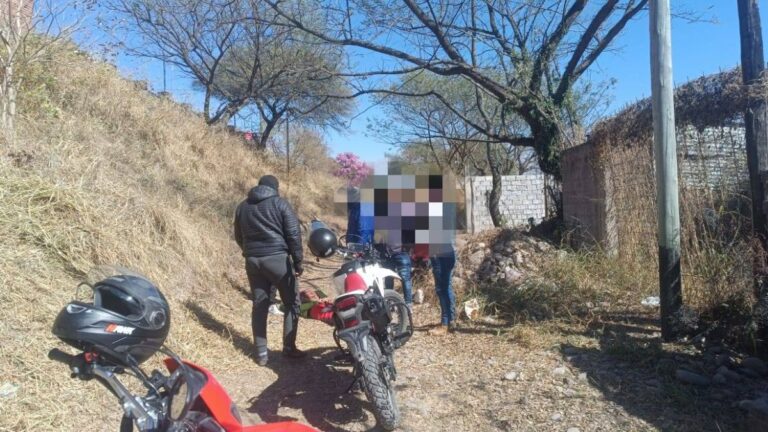 Asaltaron a una mujer con un bebé en brazos en las paradas de colectivos