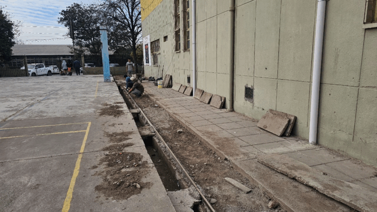 Escuela de Perico realiza mantenimientos con fondos de cooperadora