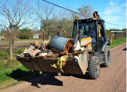 Descacharrado, limpieza y recolección de residuos en el barrio Parque Autódromo