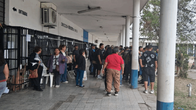 Reclamo de vendedores por los puestos de Río Blanco: «Todos los años es lo mismo»