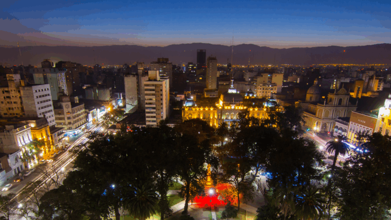 Tucumán: un joven se presentó en su propio velorio para desmentir su muerte y dejar en paz a su familia