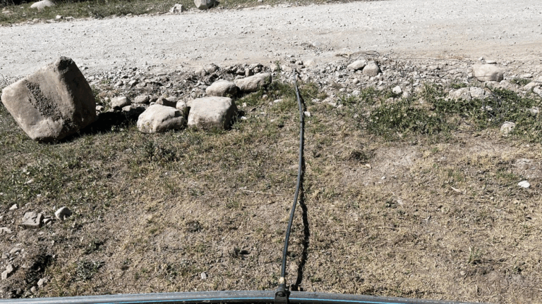 Yala y Los Nogales sin agua: mangueras a la vera de la ruta y vecinos preocupados