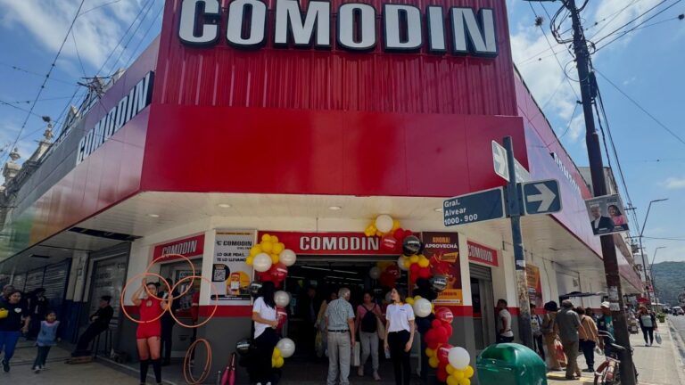 Supermercados Comodín abre su nueva sucursal express en Alvear y Balcarce