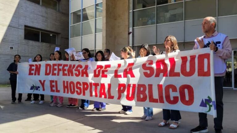 Profesionales, firmes en su reclamo: «No somos escuchados»