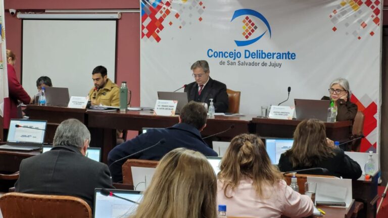 «Mientras suben impuestos a los vecinos, siguen los privilegios a empresas amigas del poder»