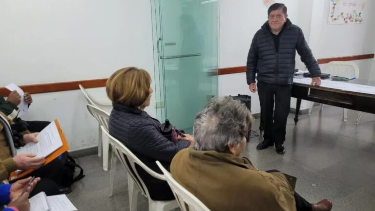 Jubilados jujeños vuelven a reunirse para abordar sus necesidades