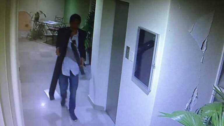 Despertó y descubrió que habían robado su automóvil y varios elementos de la casa