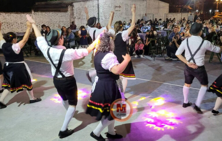 El Ballet Municipal de Las Breñas brilló en el Oktoberfest con bailes típicos de la colectividad alemana