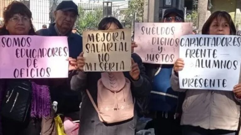 Capacitadores laborales siguen reclamando por la falta de reconocimiento