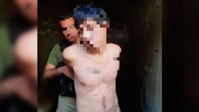 A punta de pistola, un hombre amenazó de muerte a su madre y a sus hermanos