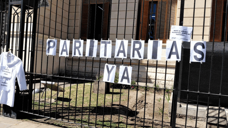 Gremios comienzan a accionar ante la falta de paritarias