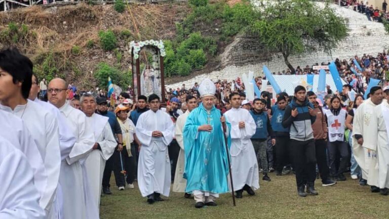 Oración y esperanza en una jornada especial en Río Blanco por las madres y los jóvenes