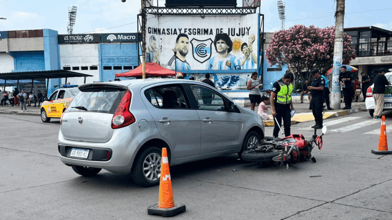 Fuerte choque en inmediaciones al Estadio 23 de Agosto