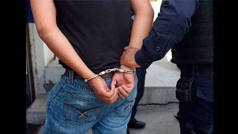 Grabó con cámara oculta a tres jóvenes: pedirán que la causa pase a la Justicia Federal